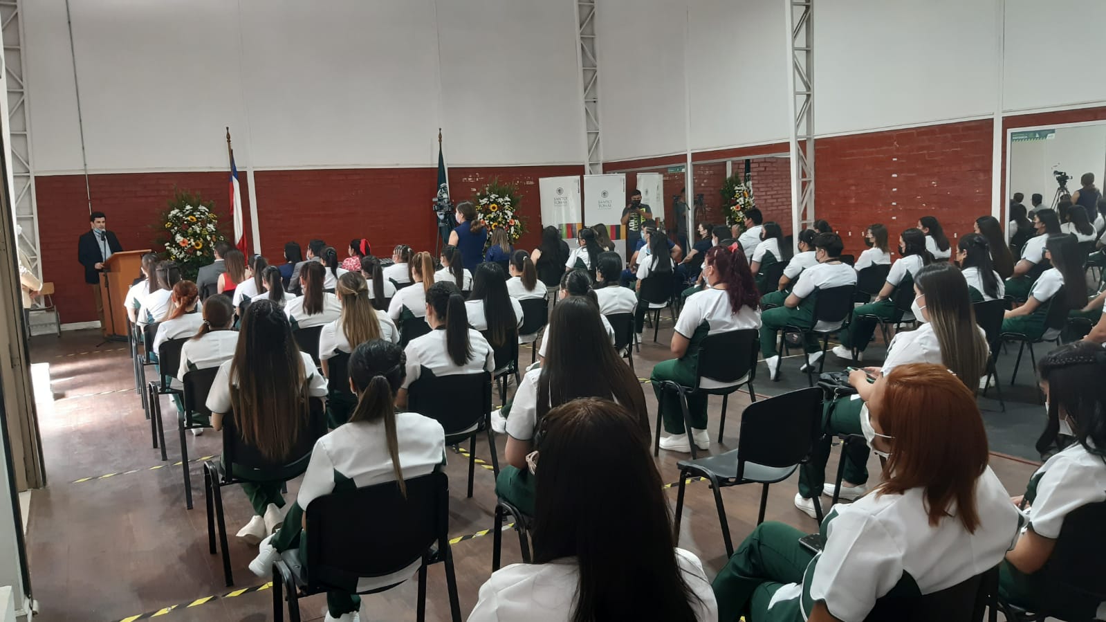 Emotiva ceremonia de investidura de TENS y TEGYN marca el inicio a la presencialidad