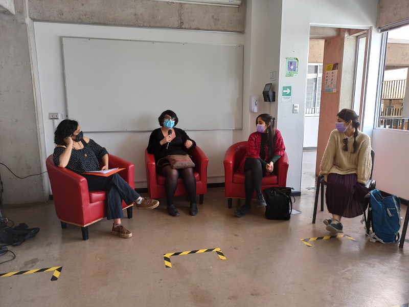 Egresadas de Técnico en Educación Especial participan en encuentro literario