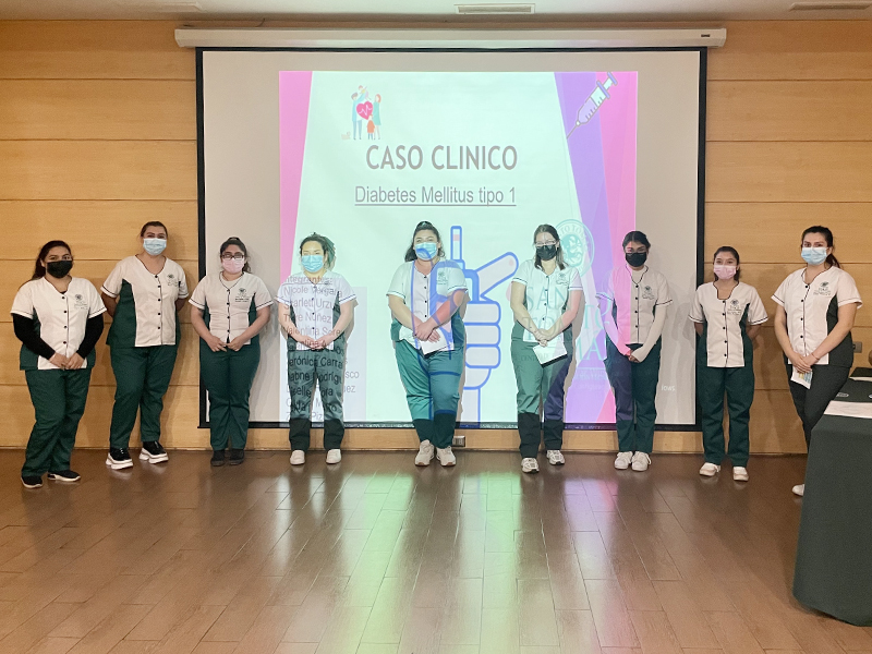Alumnas de TEGYN de sede Viña del Mar vuelven a exponer casos clínicos integrados de manera presencial