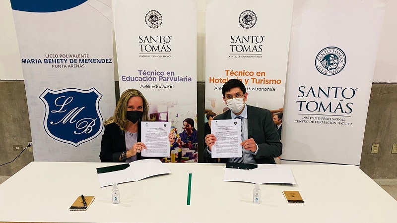 Estudiantes de enseñanza media podrán convalidar asignaturas en 5 carreras de Santo Tomás