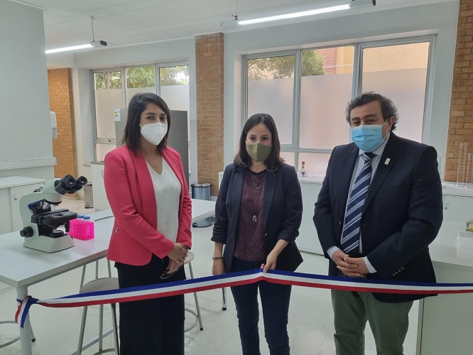 Medicina Veterinaria de la UST Talca inauguró moderno laboratorio de parasitología
