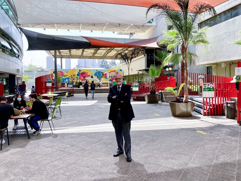 Rector de UST Santiago: Plan de Sede es una guía de navegación para actividades del 2022 y 2023