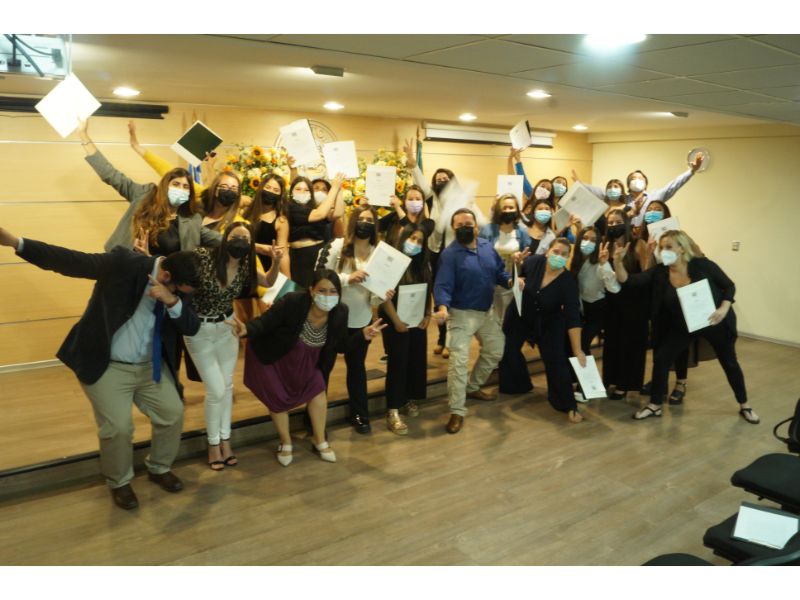 Estudiantes de Psicopedagogía reciben sus certificaciones académicas