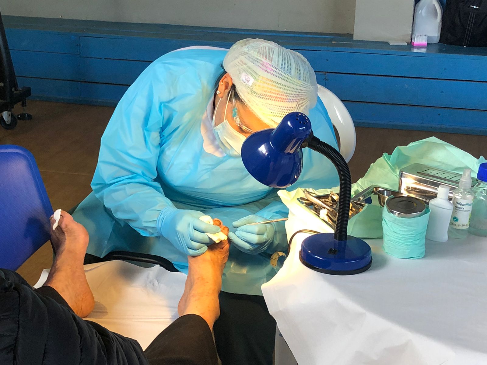 Podología de CFT Santo Tomás brindó atención gratuita a adultos mayores de Pitrufquén