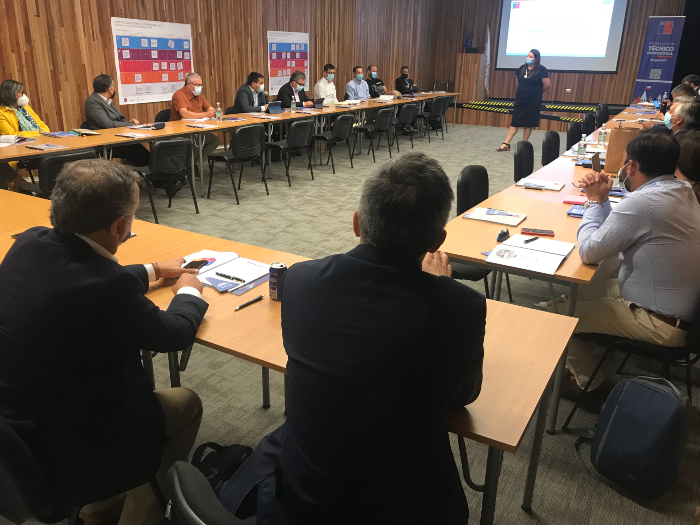 Sede Santiago Centro albergó taller sobre el fortalecimiento de la formación técnico profesional