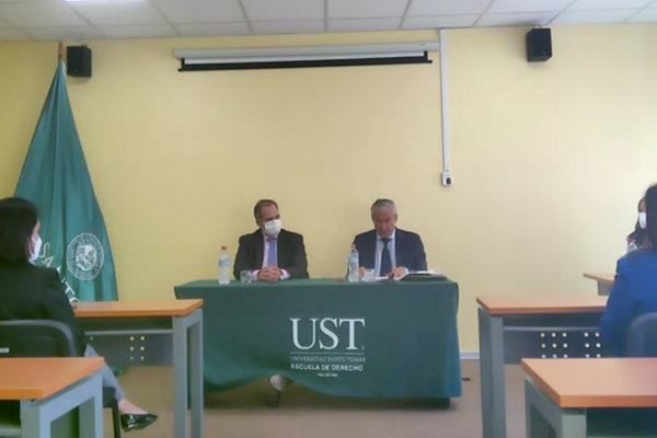 Destacado catedrático español dicta clase magistral sobre Derecho Administrativo en la UST Viña del Mar
