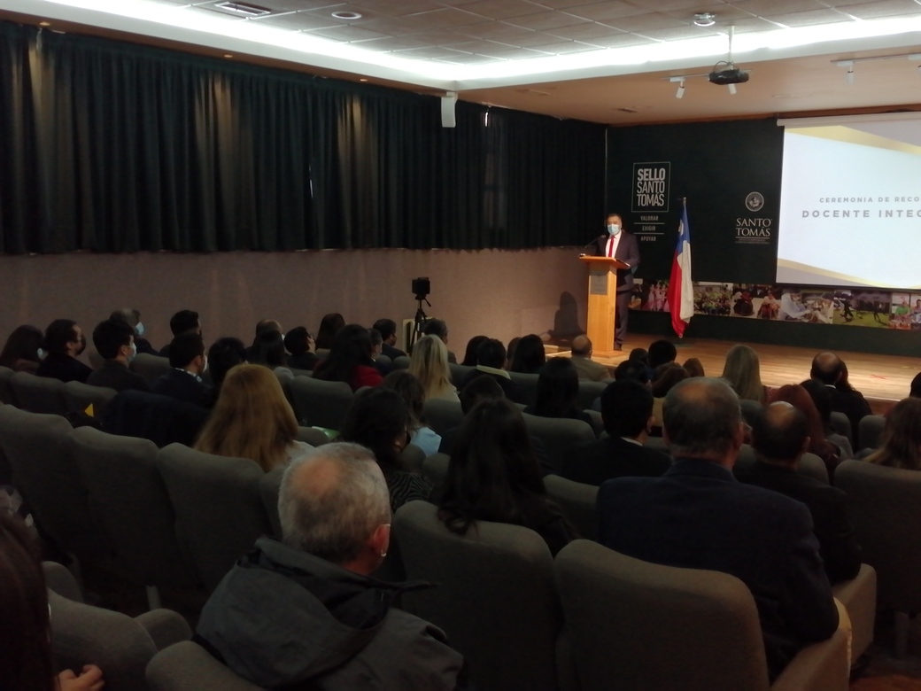 Profesores y profesoras de CFT-IP reciben el reconocimiento al Docente Integral