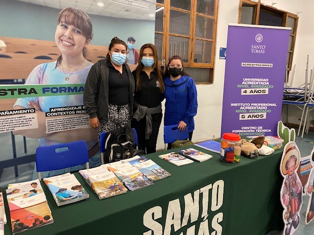 Admisión participa en la Feria Interactiva en el Liceo Técnico Profesional para Adultos