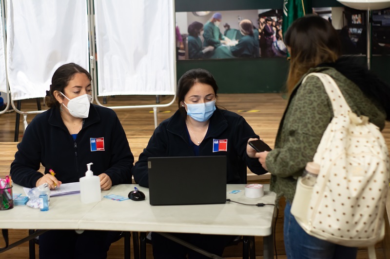 Seremi de Salud realiza campaña para impulsar la vacunación