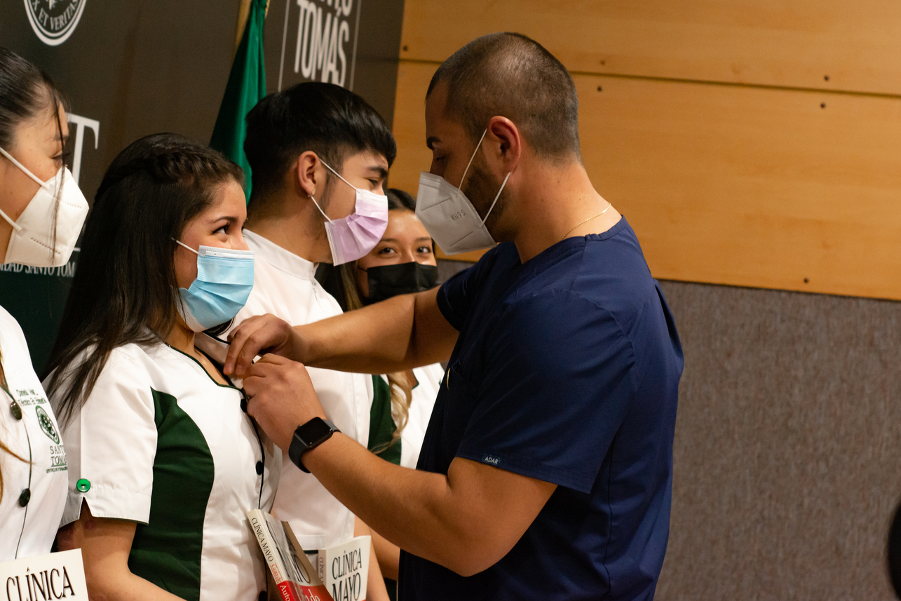 Estudiantes del área de salud CFT tuvieron su ceremonia de investidura
