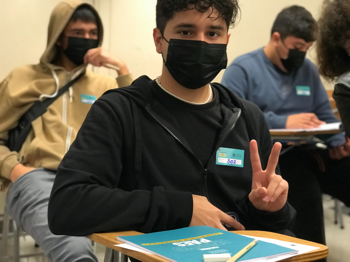 Más de 200 alumnos participaron en Ensayo PAES realizado en Santiago Centro