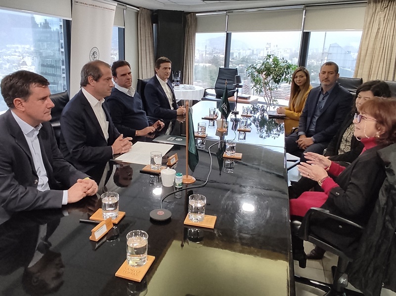 CFT Santo Tomás firma convenio con MedicHome para capacitar a estudiantes en hospitalización domiciliaria