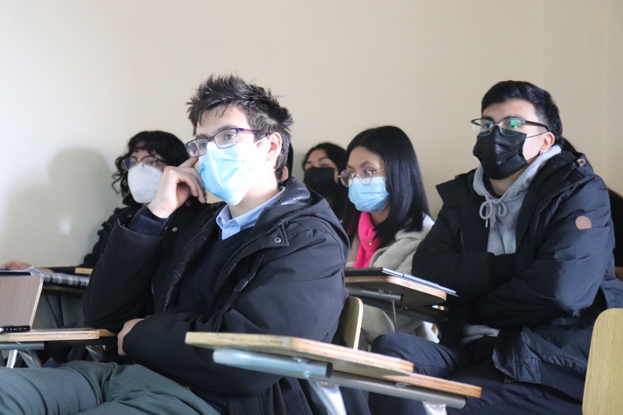Estudiantes de Derecho conocen modernizaciones de la Dirección del Trabajo