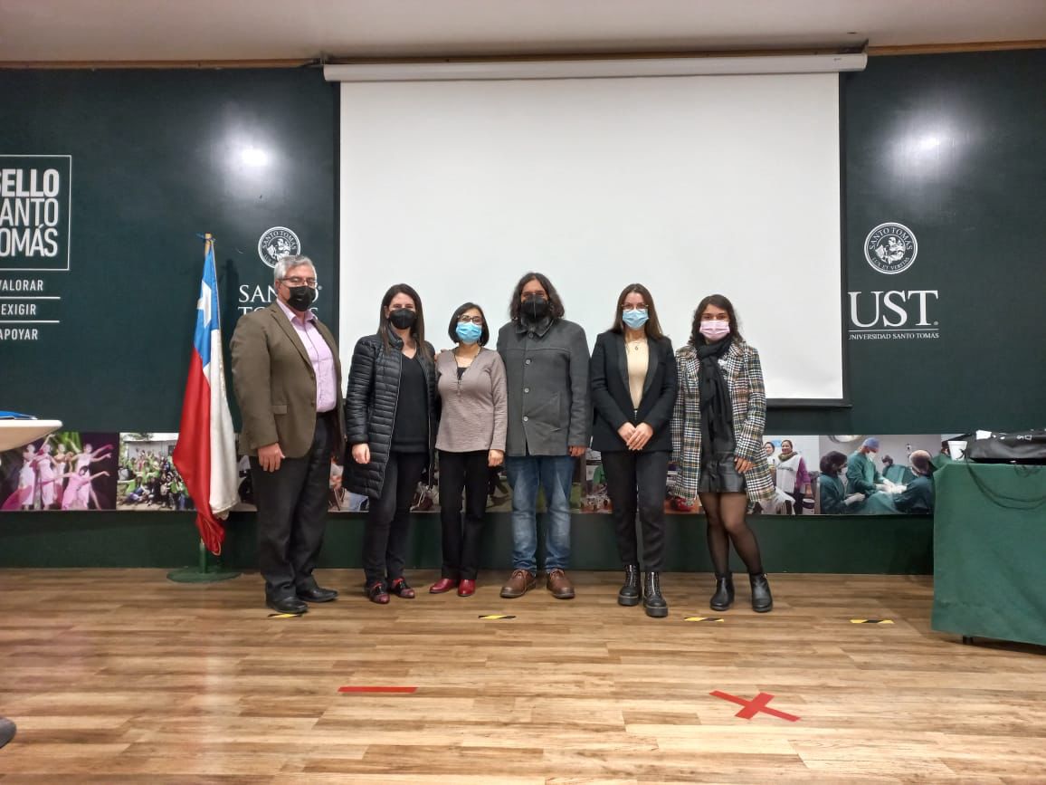 Estudiantes y académicos reflexionaron sobre los desafíos y la reconstrucción de la Parentalidad