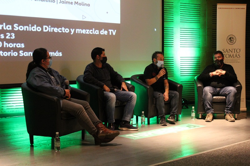 Charla de “Sonido directo para televisión y cine”: Egresados de Santo Tomás San Joaquín comparten su experiencia con alumnos de Técnico en Sonido