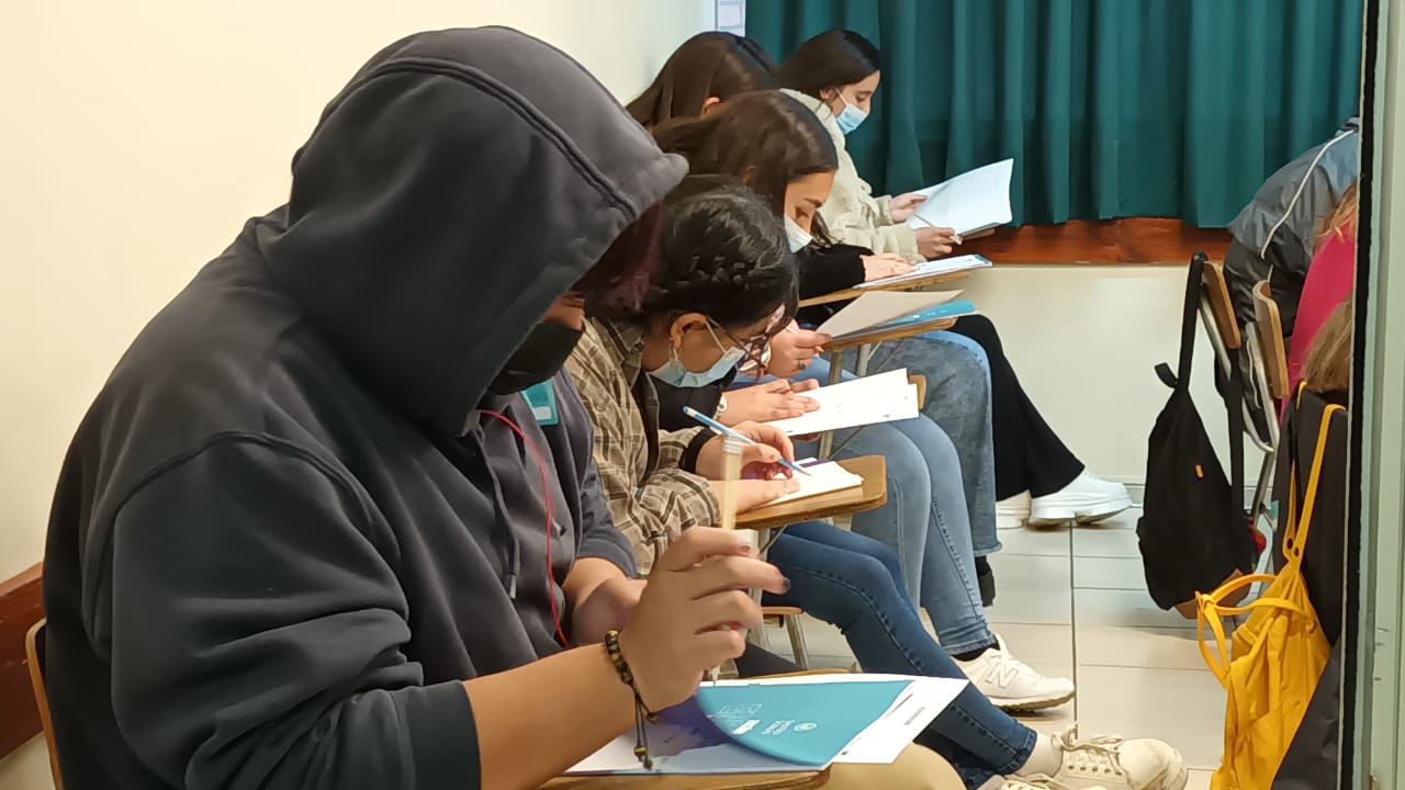 Más de 300 estudiantes participaron de exitoso ensayo PAES en la sede Chillán