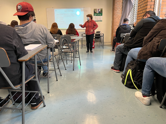 Estudiantes de Gastronomía participan en talleres sobre accidentes laborales