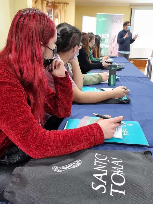 Tomasinos de Punta Arenas, Osorno y Puerto Montt se forman en Escuela de Líderes
