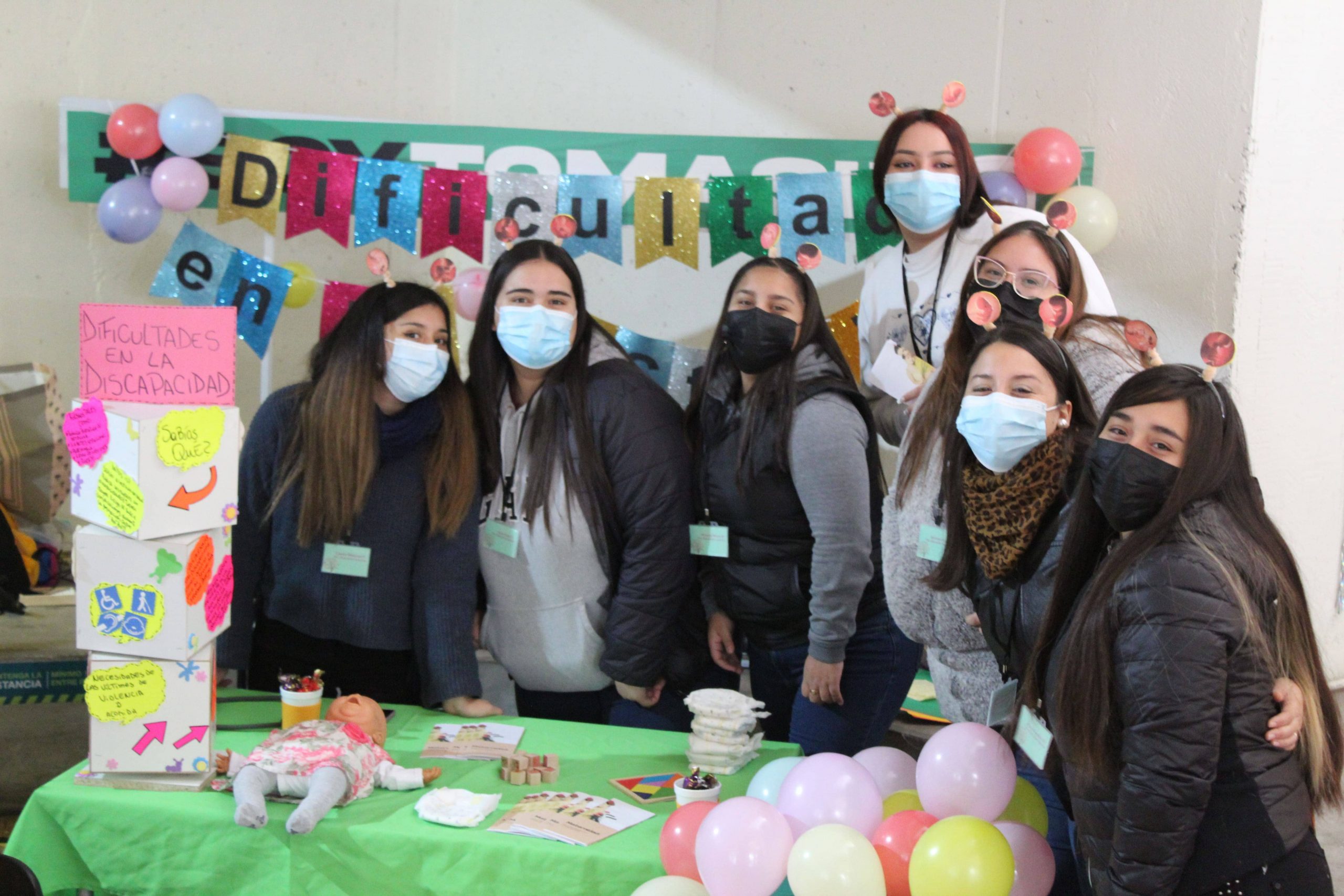 Técnico en Educación Especial: Estudiantes enseñaron los diferentes trastornos psicológicos