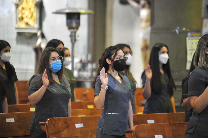 Terapia Ocupacional UST Santiago realizó emotiva Ceremonia de Investidura