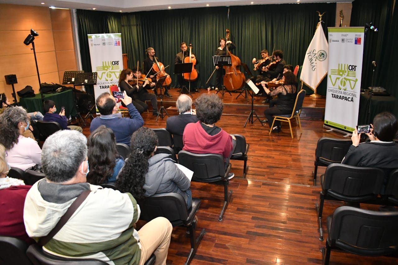 Ensamble de cuerdas de la Orquesta Regional de Tarapacá cautivó a los iquiqueños con obras inspiradas en el tango y la música clásica