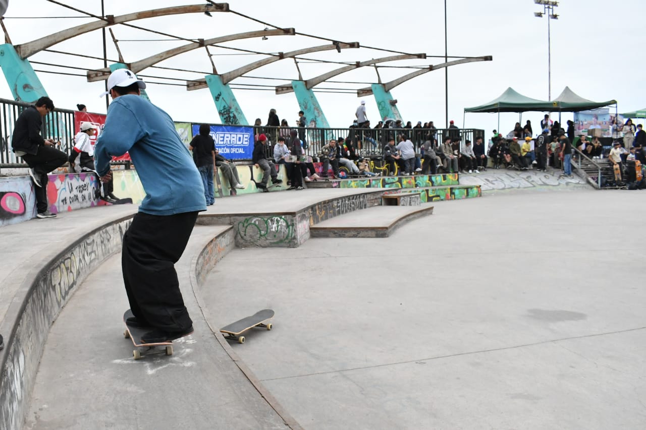 Estudiantes de Preparador Físico organizan torneo de Skateboard en Iquique