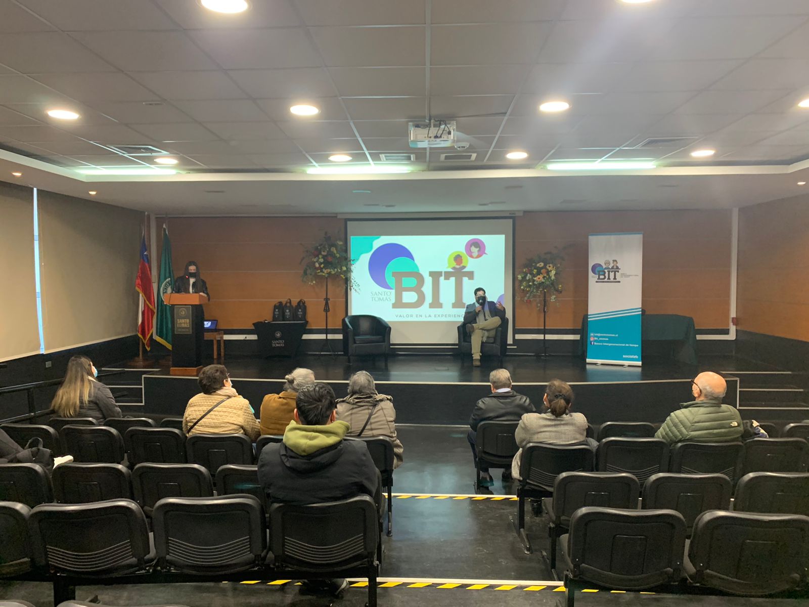 Banco Intergeneracional de Tiempo realizó coloquio y premió a ganadores del concurso “Dejando Historia BIT”