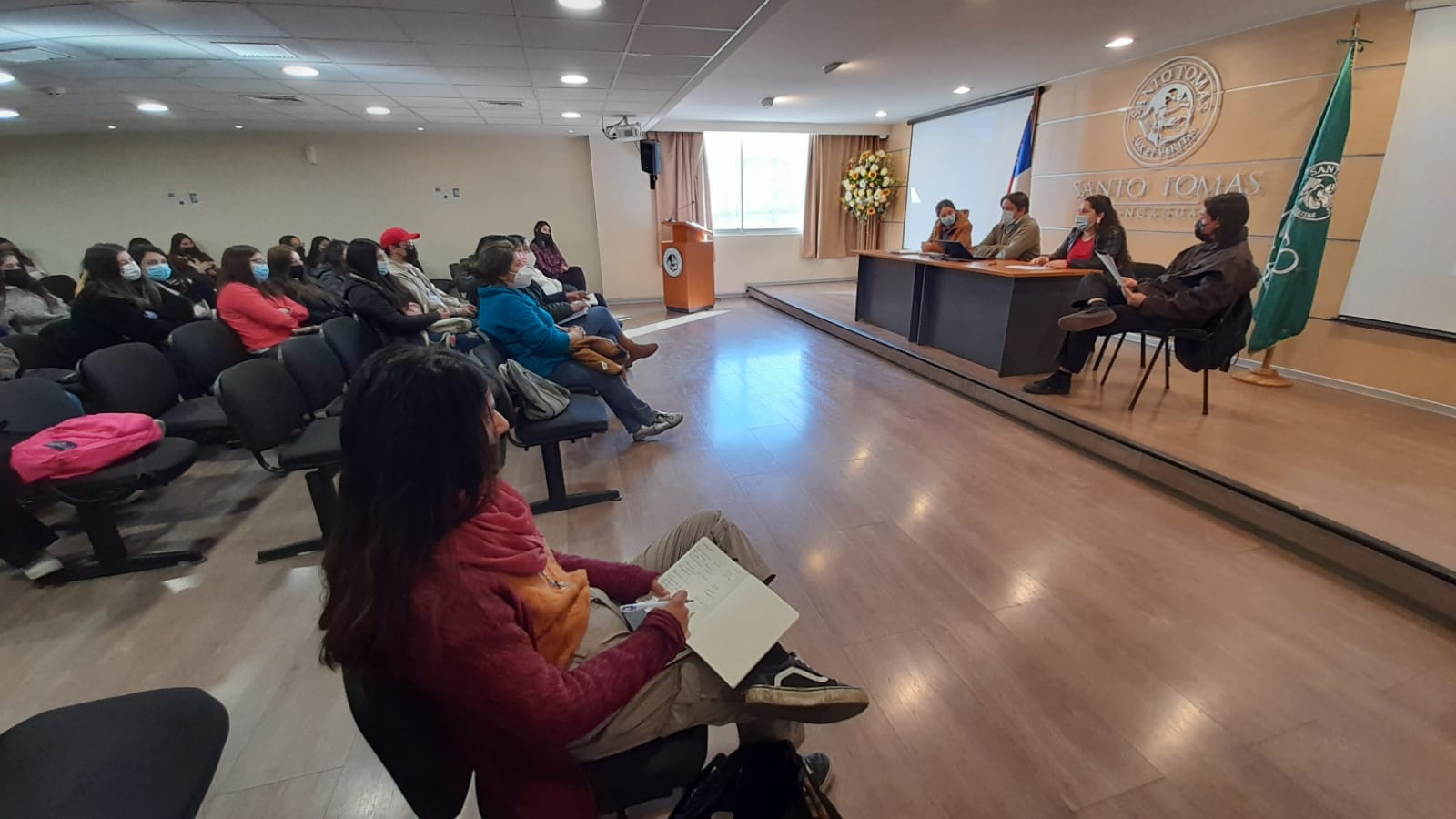 Psicopedagogos compartieron su experiencia con futuros colegas de Santo Tomás