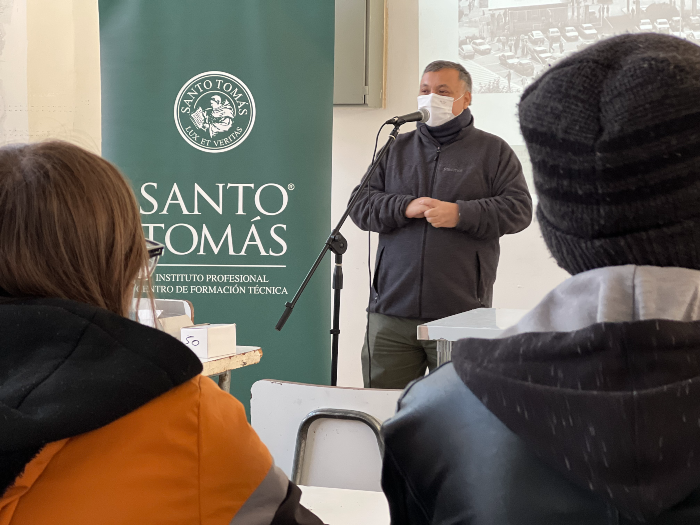 Santiago Centro acerca oferta académica a estudiantes de Paine