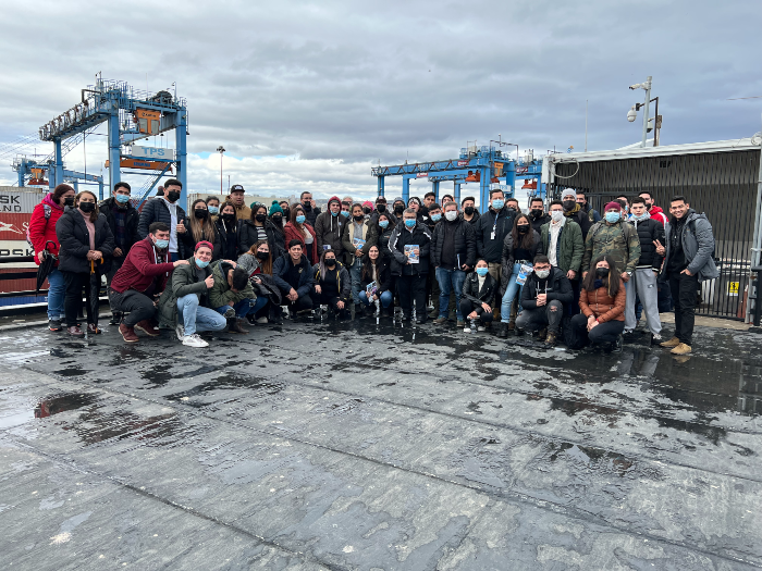 Tomasinos de Santiago Centro visitan Empresa Portuaria de Valparaíso