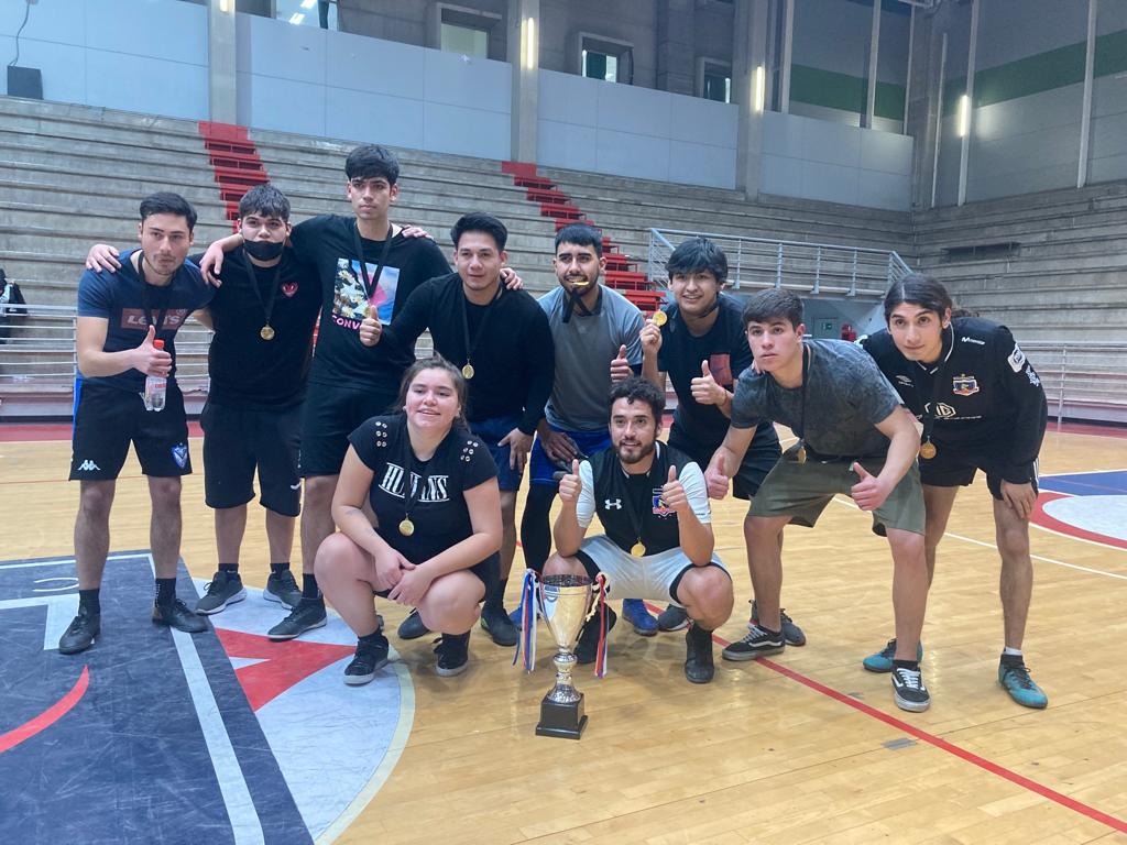 Alumnos y alumnas de Preparador Físico participaron en torneo de futsal mixto en el CEO