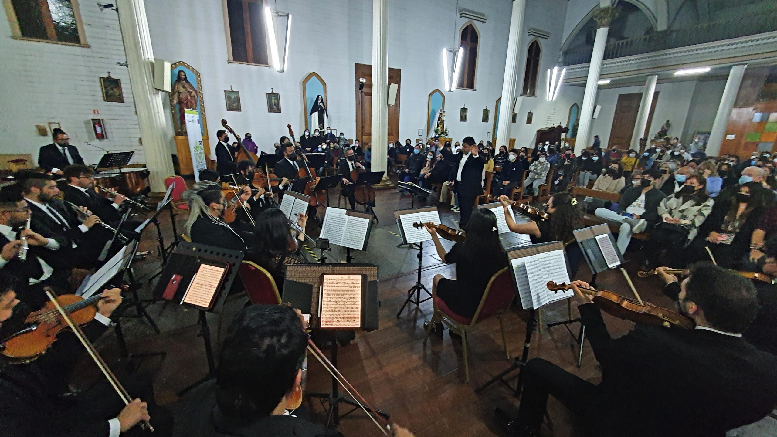 Destacado violinista iquiqueño radicado en Europa deslumbró como solista junto a la Orquesta Regional de Tarapacá