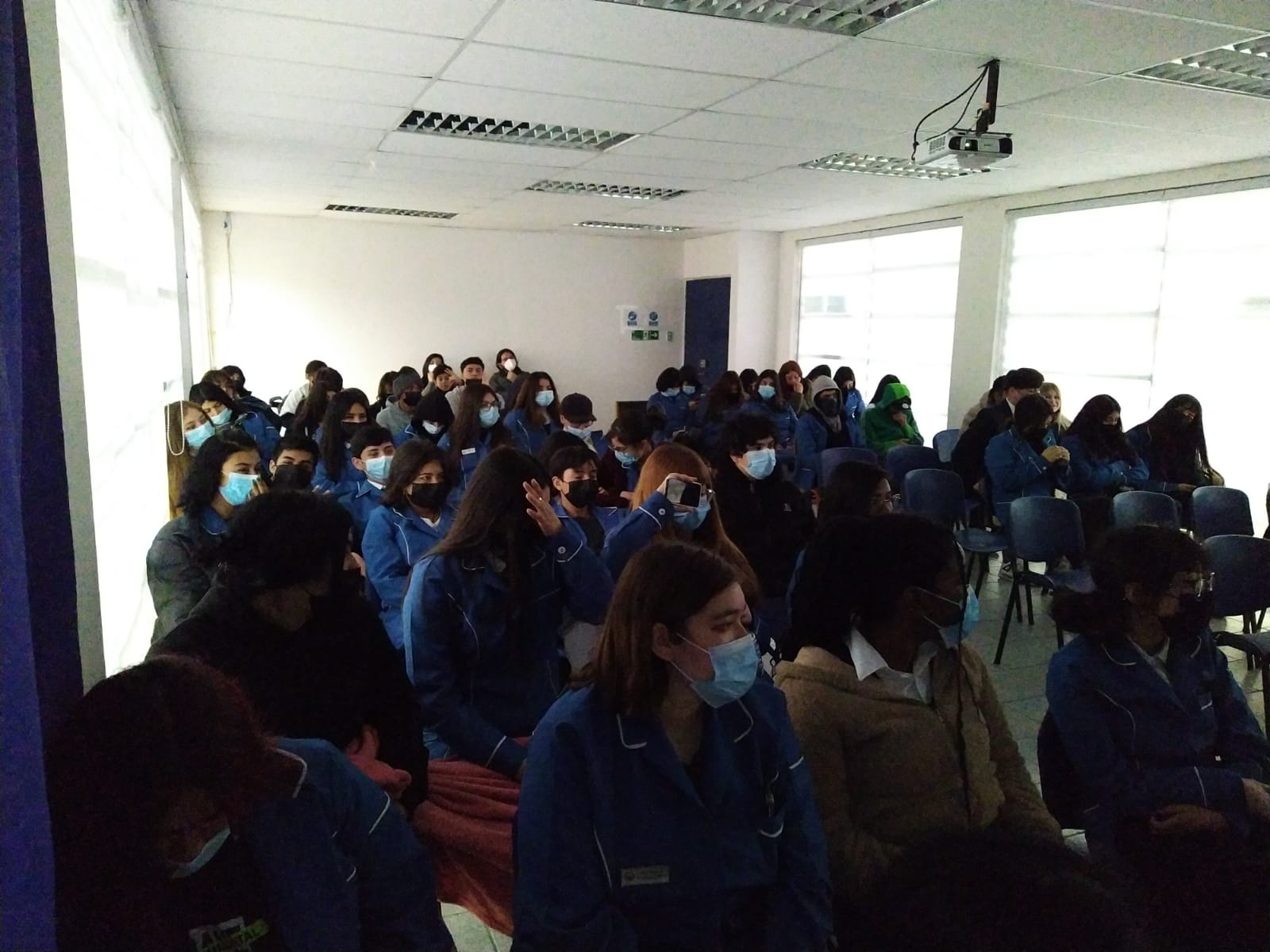Alumnos de Liceo Técnico Profesional de Las Compañías fueron parte de una clase del área de Administración de Santo Tomás La Serena