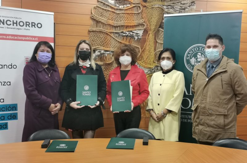 Estudiantes de liceos técnicos profesionales pertenecientes al SLEP Chinchorro podrán convalidar asignaturas en CFT e IP Santo Tomás