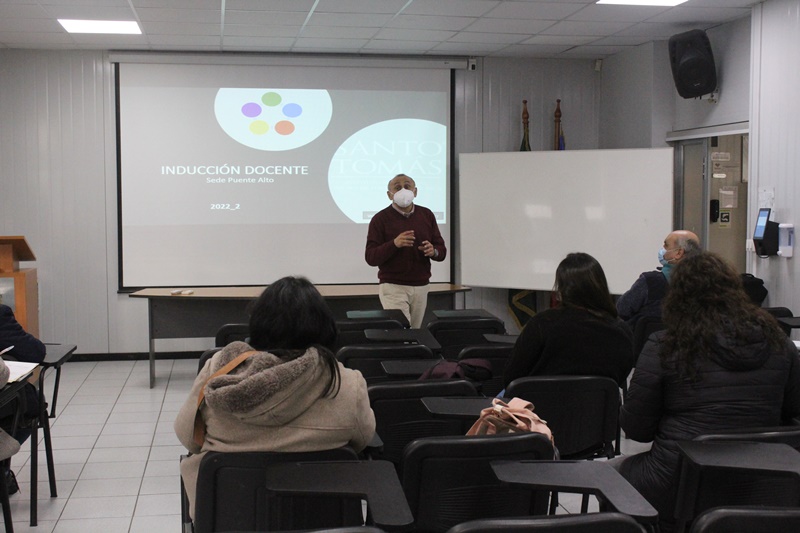 Inducción docente enfatizó el rol de los profesores en la transformación de los estudiantes