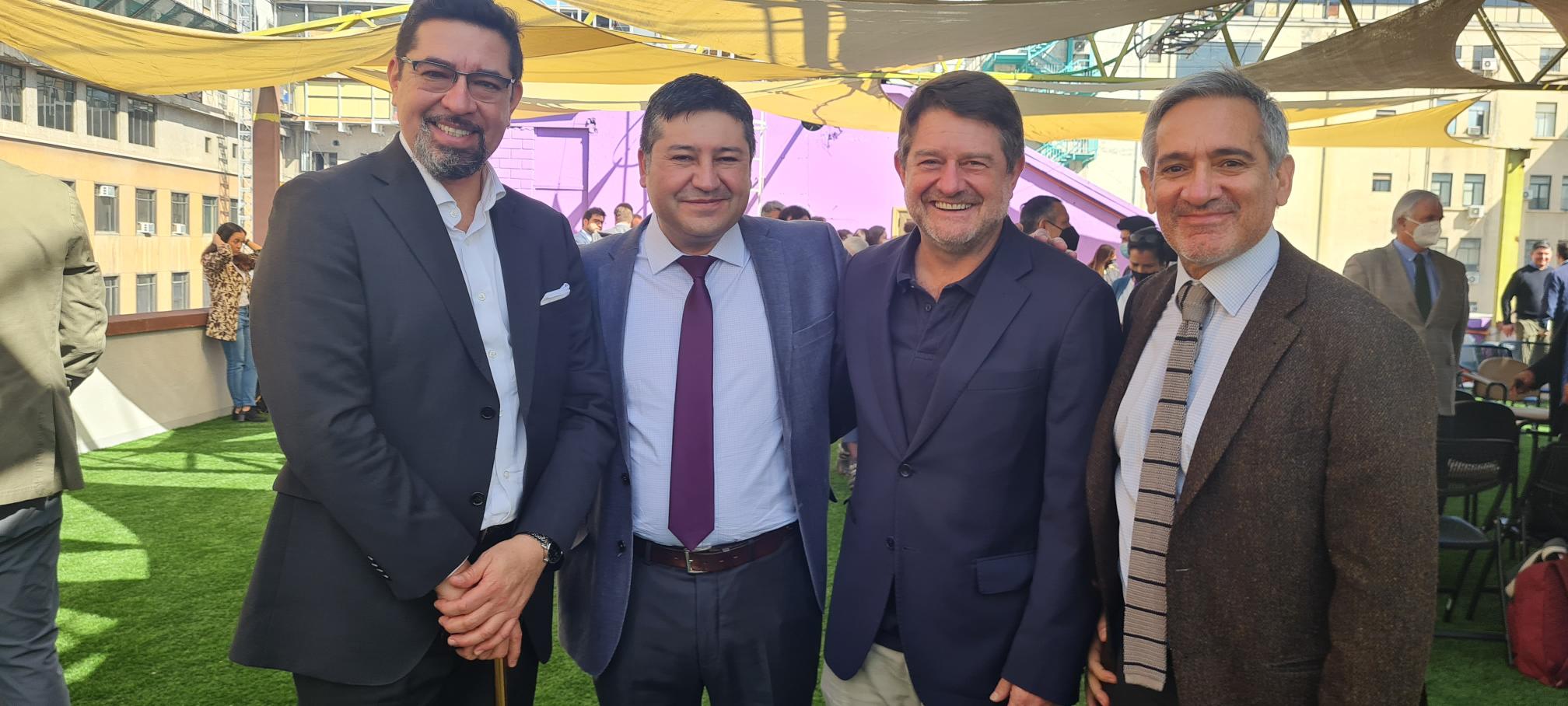 Gobernador Orrego recibe a autoridades académicas por proyecto de UST Santiago