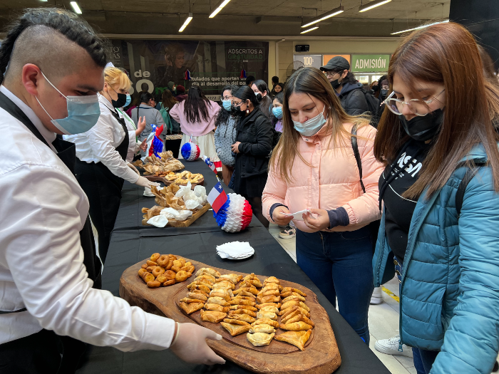 Santiago Centro celebra Fiestas Patrias junto a la comunidad tomasina
