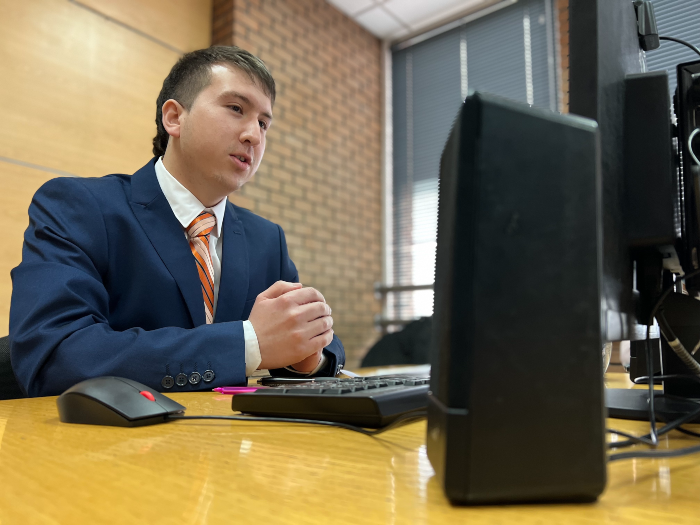 Tomasinos de Santiago Centro presentes en Torneo de Debates 2022