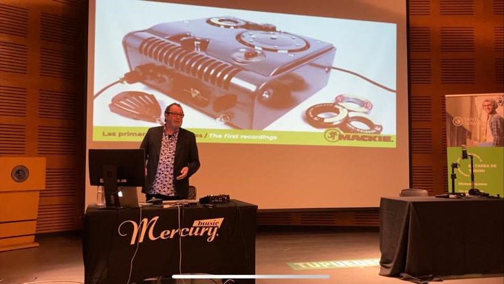 Área de Sonido organiza charla sobre la marca Mackie y productor internacional comparte su experiencia