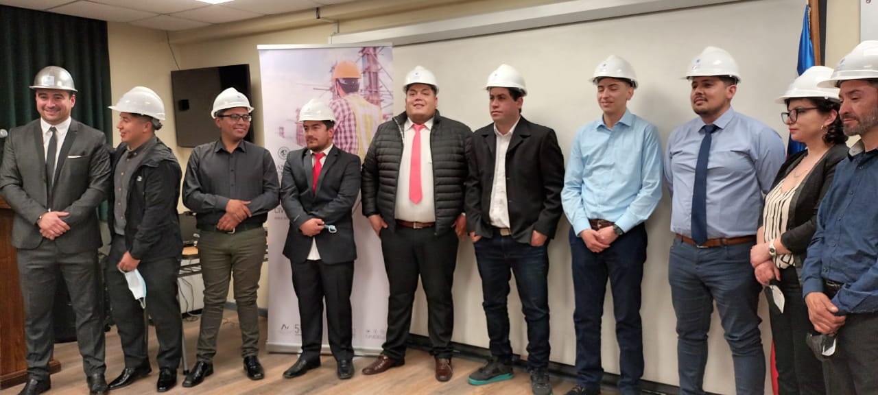 Estudiantes de Técnico en Construcción Civil vivieron ceremonia de entrega de cascos