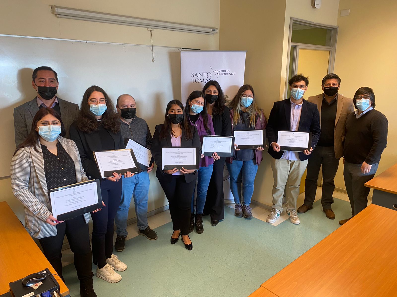 Tomasinos de Los Ángeles fueron certificados como tutores del programa Mentoring Inclusivo