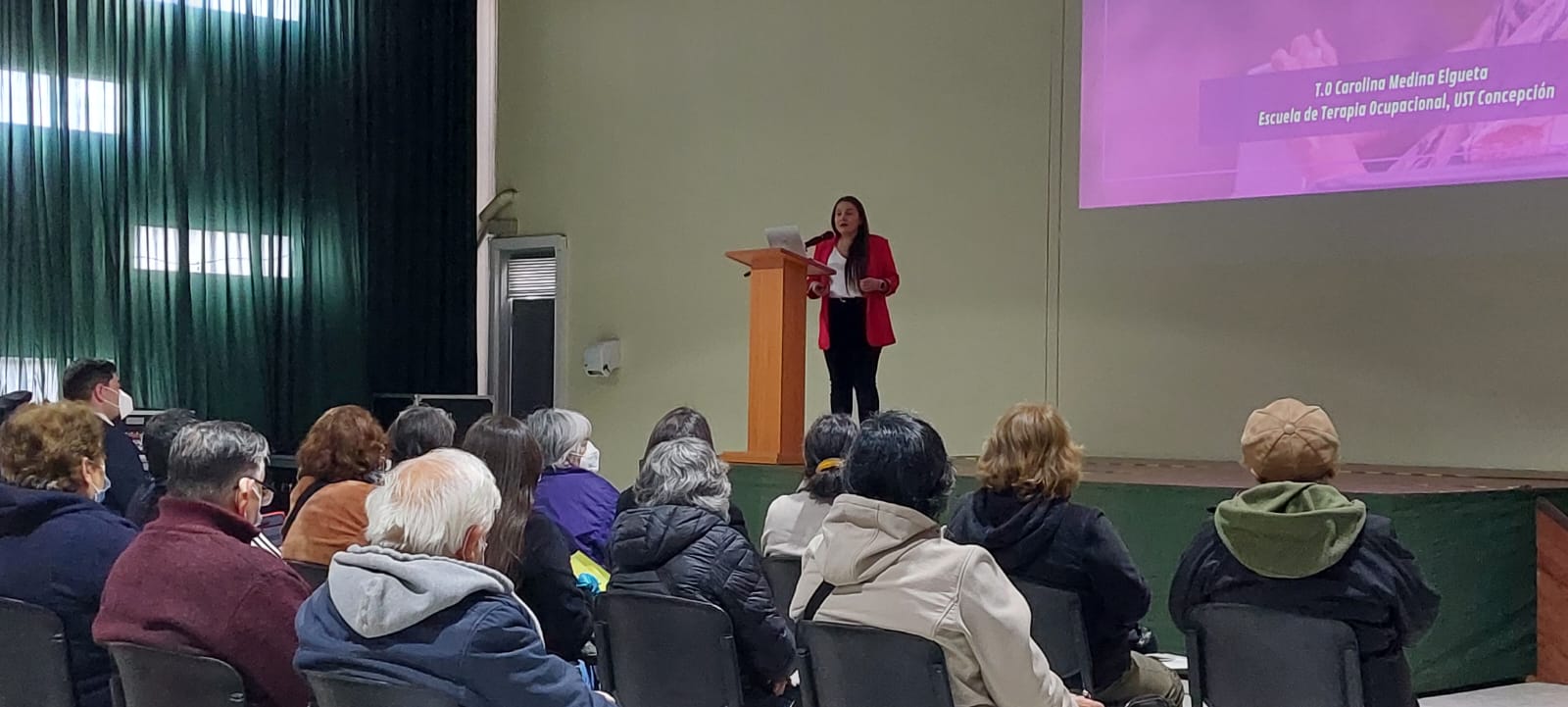 Carrera de Terapia Ocupacional y la Seremi de Salud organizaron una jornada por el Día del Alzheimer