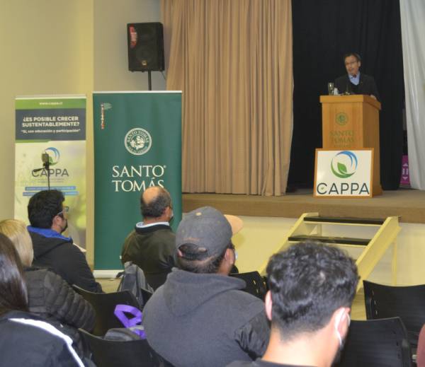 Doctor en Historia Económica realizó dos charlas magistrales en Santo Tomás Copiapó