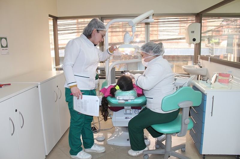 Santo Tomás Osorno otorga atenciones dentales y psicológicas gratuitas