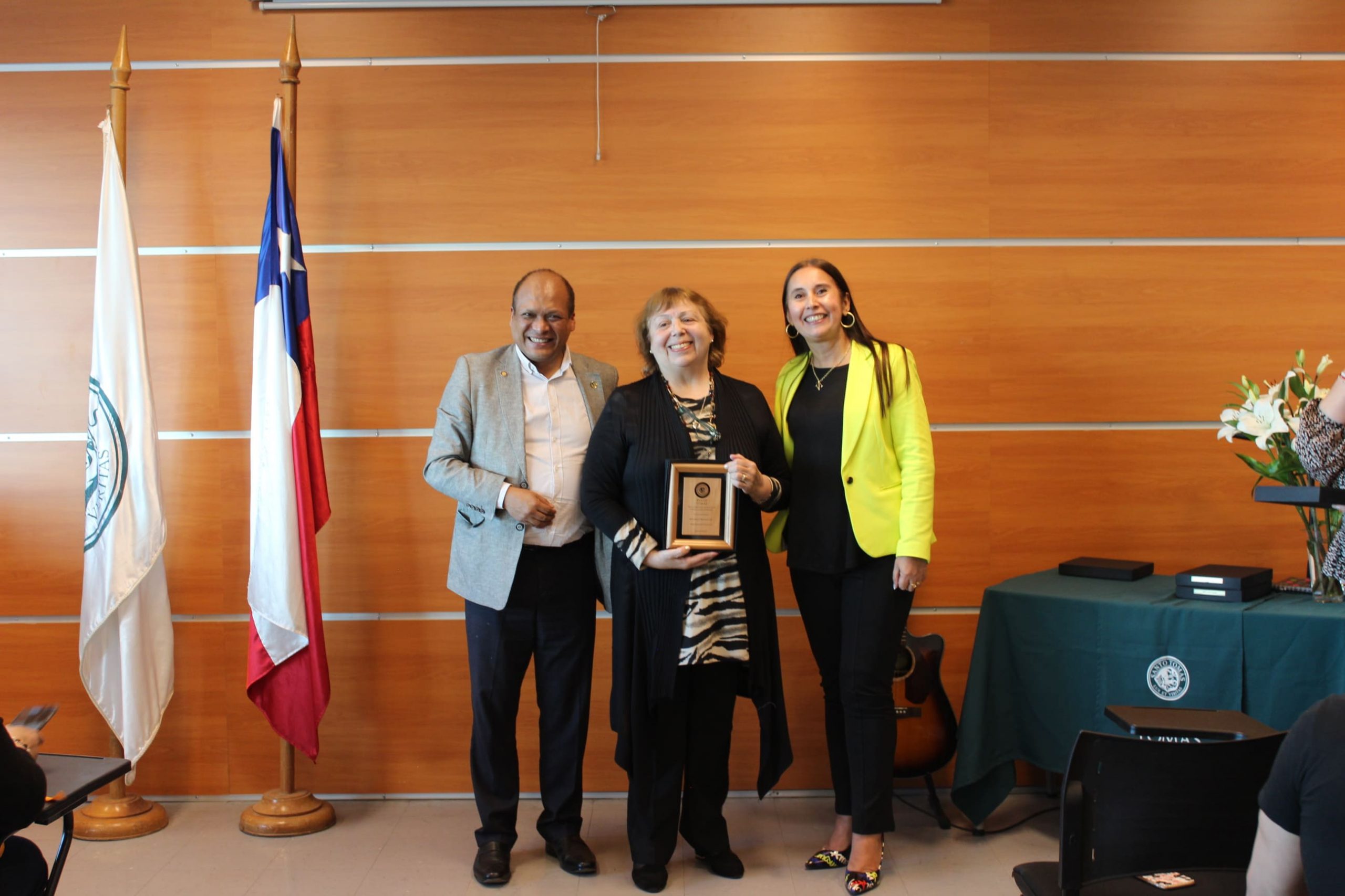 CEREMONIA DÍA DEL PROFESOR EN SANTO TOMÁS CURICÓ