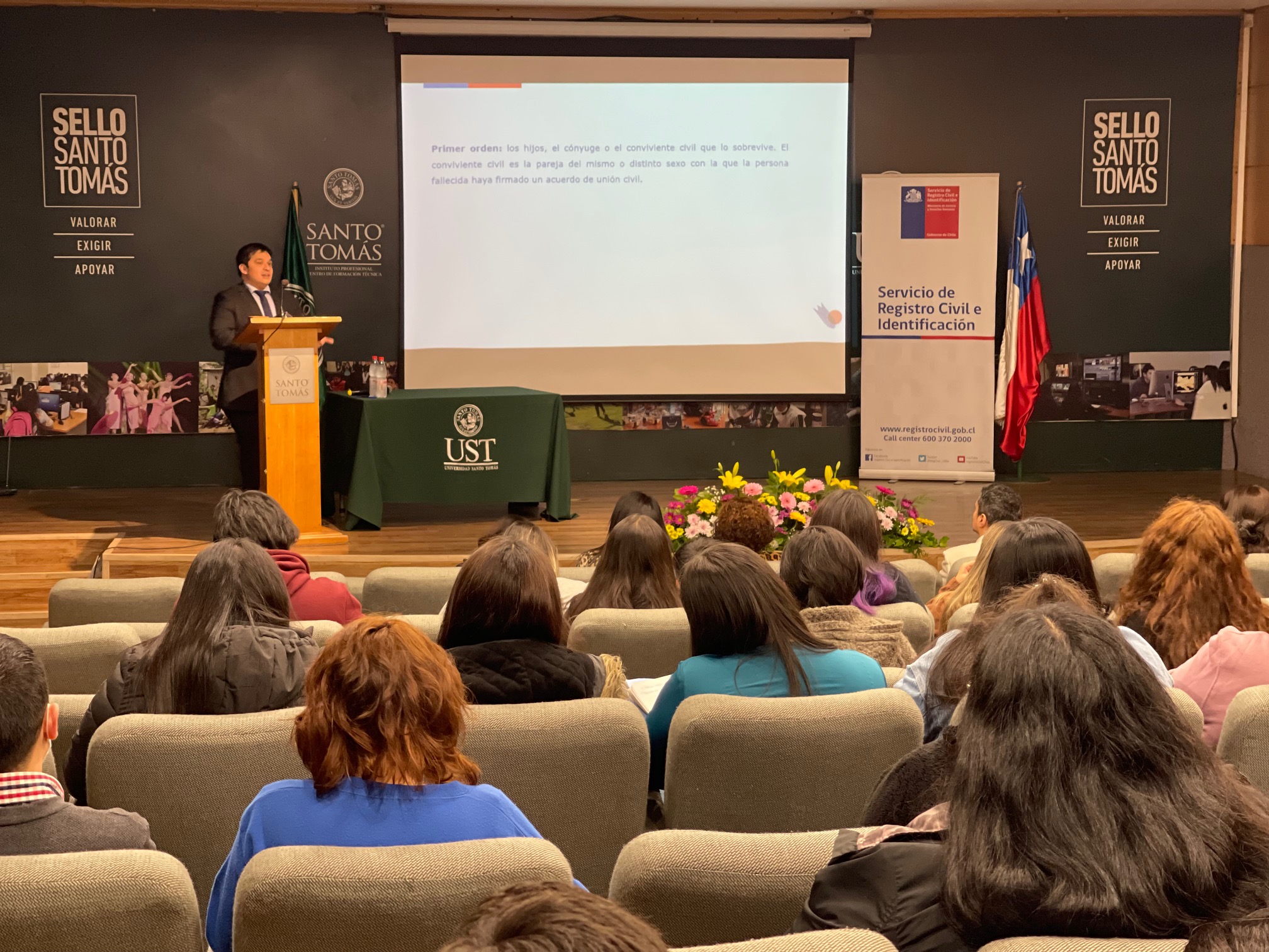 En Concepción estudiantes tomasinos son capacitados por el Registro Civil en Posesiones Efectivas