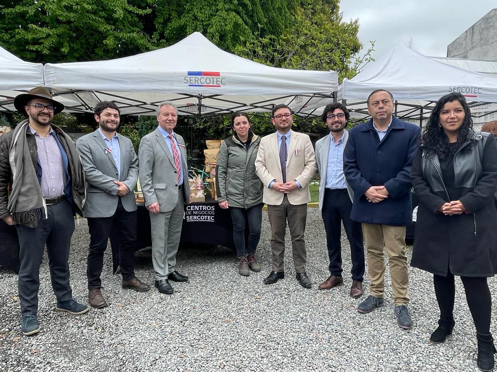 Primera Feria Emprende Jóven Ñuble se realiza en Santo Tomás Chillán