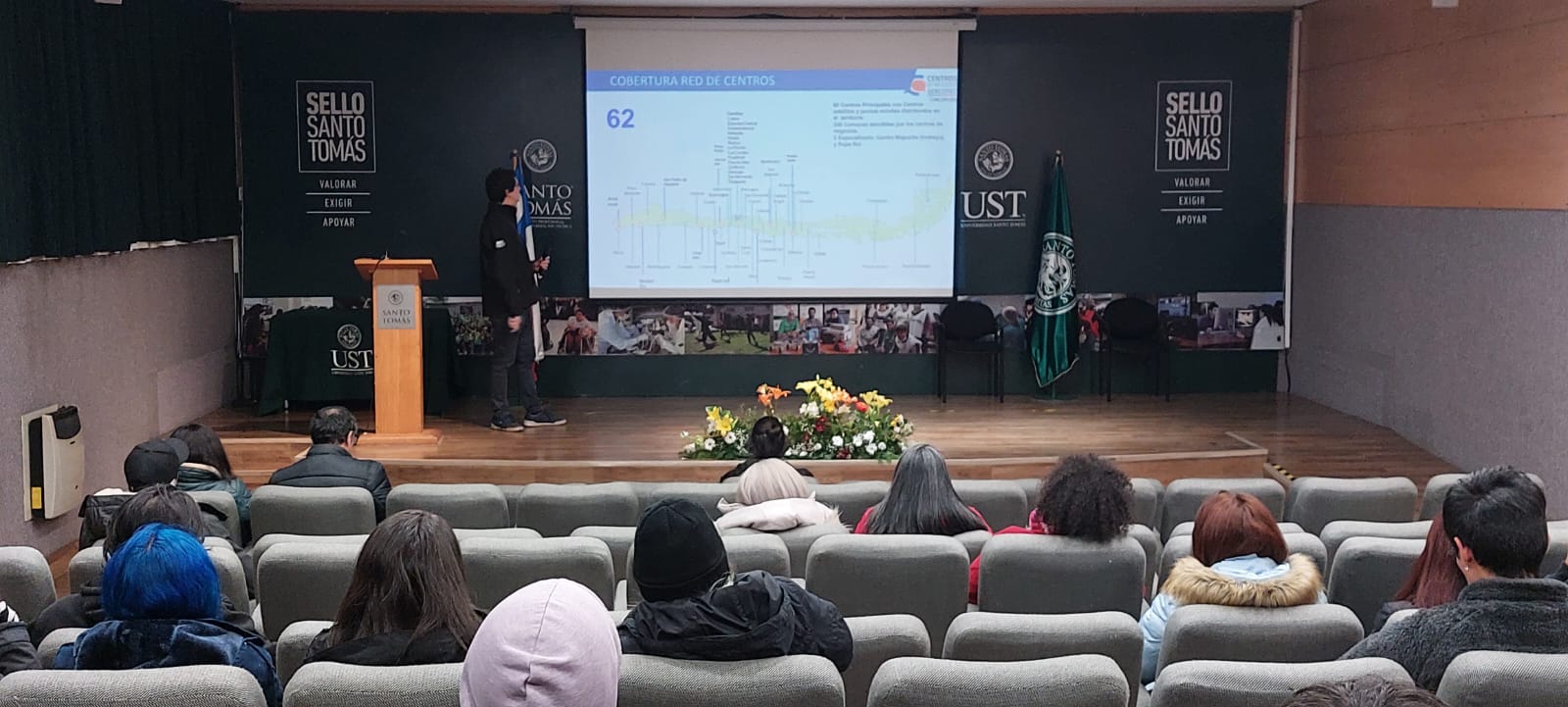 Estudiantes participaron en una charla sobre los beneficios que ofrecen los Centros de Negocios de Sercotec