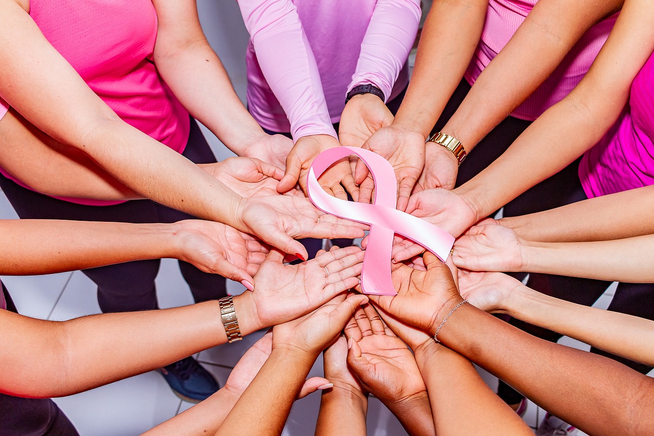 Docente de Diseño Sandra Conejeros participa en campaña para prevenir el cáncer de mamas