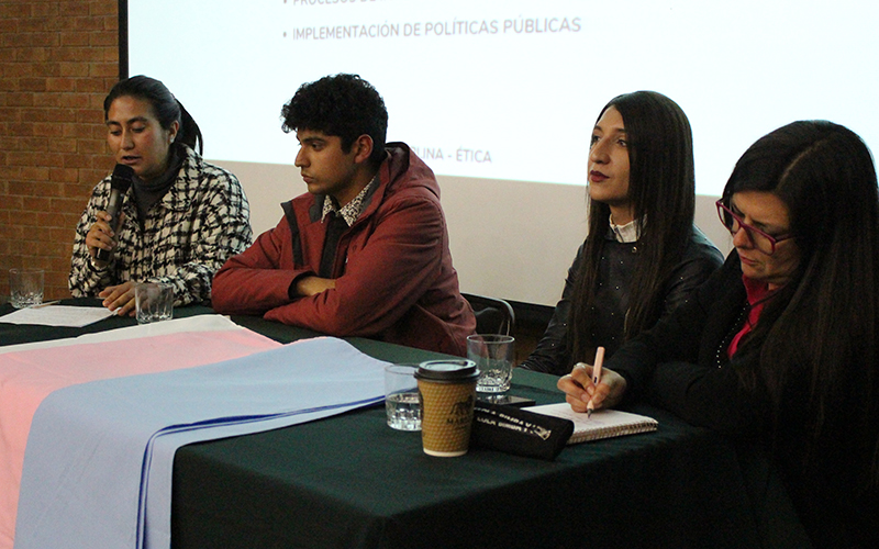 Egresadas y egresado comparten sus experiencias en el ejercicio del Trabajo Social en ámbitos no tradicionales